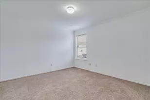 18436 Wind Tree Ln, Elgin, TX 78621 - Photo 11