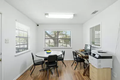 403 W Anderson Avenue, Round Rock, TX 78664 - Photo 11