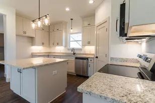 302 String Pr Wy, Smithville, TX 78957 - Photo 9