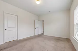 704 Cleary Ln, Jarrell, TX 76537 - Photo 9