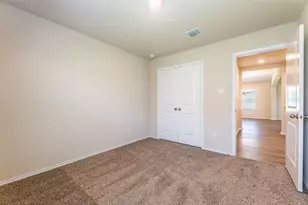 125 Break Ave, Taylor, TX 76574 - Photo 7