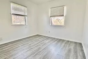 2906 E 12th St, Austin, TX 78702 - Photo 5