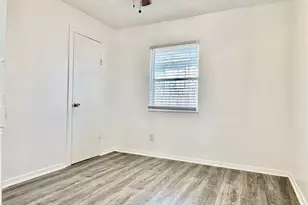 2906 E 12th St, Austin, TX 78702 - Photo 7