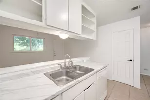 3306 Dolphin Dr, Austin, TX 78704 - Photo 11