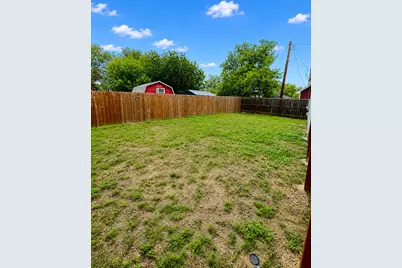 395 Willow Avenue, Luling, TX 78648 - Photo 19