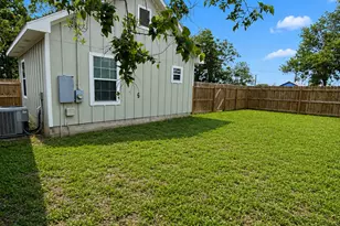 395 Willow Ave, Luling, TX 78648 - Photo 21