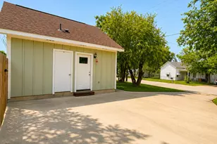 395 Willow Ave, Luling, TX 78648 - Photo 5
