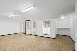 1207 NE Loop 230, Smithville, TX 78957 - Photo 25