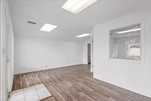 1207 NE Loop 230, Smithville, TX 78957 - Photo 17