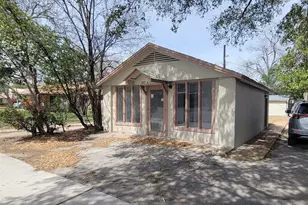 1207 NE Loop 230, Smithville, TX 78957 - Photo 15