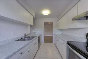 5801 Thunderbird St, Lago Vista, TX 78645 - Photo 9