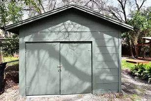 410 Kenniston Dr, Austin, TX 78752 - Photo 19