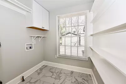 410 Kenniston Drive, Austin, TX 78752 - Photo 15