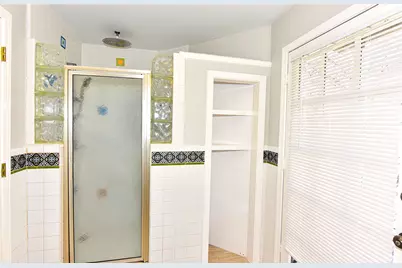 410 Kenniston Drive, Austin, TX 78752 - Photo 9