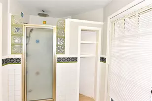 410 Kenniston Dr, Austin, TX 78752 - Photo 9