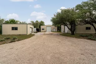 618 Co Rd 156, Granger, TX 76530 - Photo 1