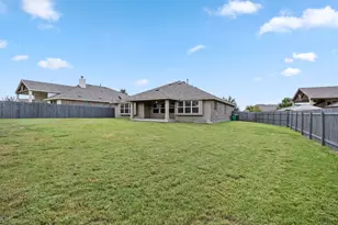 140 W Highfield St, Hutto, TX 78634 - Photo 29