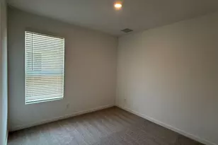 241 Seabreeze St, Kyle, TX 78640 - Photo 13