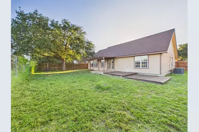 1125 Iris Crescent Drive, Floresville, TX 78114 - Photo 29
