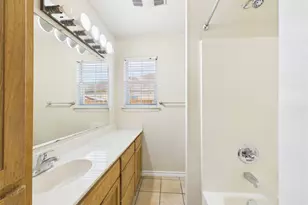 1125 Iris Crescent Dr, Floresville, TX 78114 - Photo 17