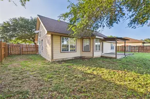 1125 Iris Crescent Dr, Floresville, TX 78114 - Photo 27