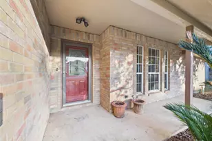 1125 Iris Crescent Dr, Floresville, TX 78114 - Photo 5