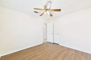 1125 Iris Crescent Dr, Floresville, TX 78114 - Photo 15