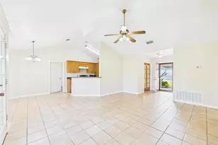 1125 Iris Crescent Dr, Floresville, TX 78114 - Photo 7