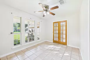 1125 Iris Crescent Dr, Floresville, TX 78114 - Photo 11