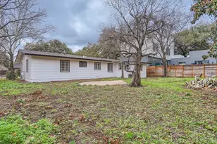 1110 Southwood Rd, Austin, TX 78704 - Photo 11