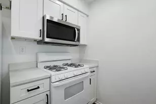 913 Sirocco Dr, Austin, TX 78745 - Photo 9