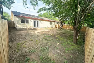 2525 Dovemeadow Dr, Austin, TX 78744 - Photo 31