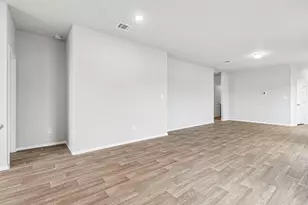 108 Bountiful Ln, Elgin, TX 78621 - Photo 13