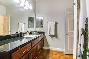 910 W 25th St, Austin, TX 78705 - Photo 9