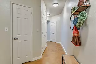 910 W 25th St, Austin, TX 78705 - Photo 11