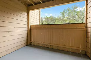 9100 Mountain Ridge Dr, Austin, TX 78759 - Photo 17