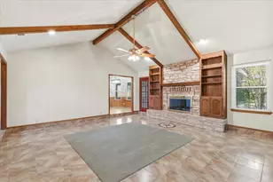 250 Hickory Dr, Elgin, TX 78621 - Photo 9