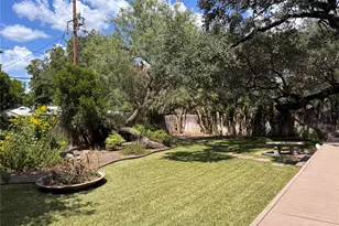 435 Forrest Hill Dr, San Antonio, TX 78209 - Photo 35