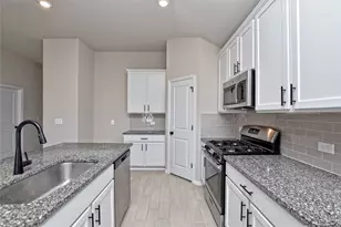 132 Periwinkle Ln, Bastrop, TX 78602 - Photo 7