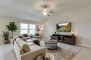 132 Periwinkle Ln, Bastrop, TX 78602 - Photo 5