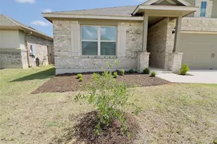 132 Periwinkle Ln, Bastrop, TX 78602 - Photo 3