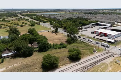 101 E South Street, Leander, TX 78641 - Photo 5