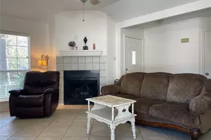 110 N Kanaio Dr, Bastrop, TX 78602 - Photo 5