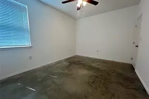 805 Hallie Cove, Lockhart, TX 78644 - Photo 33