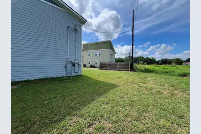 805 Hallie Cove, Lockhart, TX 78644 - Photo 21