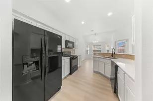 14504 Martial Eagle Dr, Elgin, TX 78621 - Photo 5