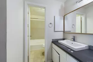 807 W 25th St, Austin, TX 78705 - Photo 13