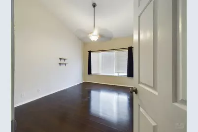 807 W 25th Street #304, Austin, TX 78705 - Photo 5