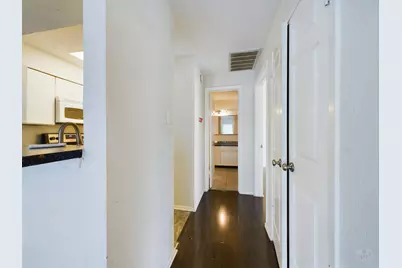 807 W 25th Street #304, Austin, TX 78705 - Photo 3