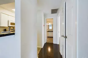 807 W 25th St, Austin, TX 78705 - Photo 3